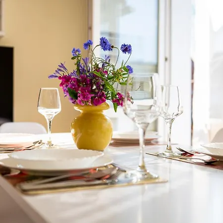 Arturro Z Ogrodkiem シクラルスカ・ポレンバ