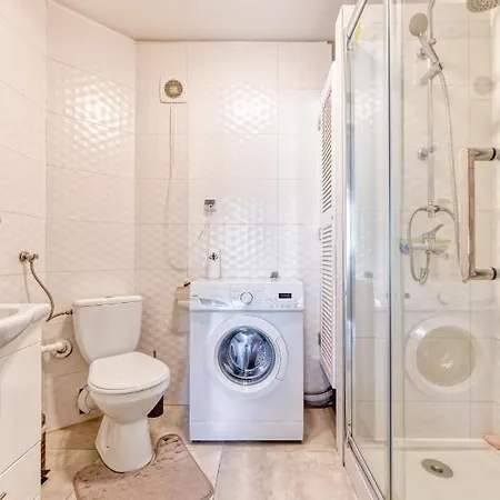 Arturro Z Ogrodkiem * シクラルスカ・ポレンバ